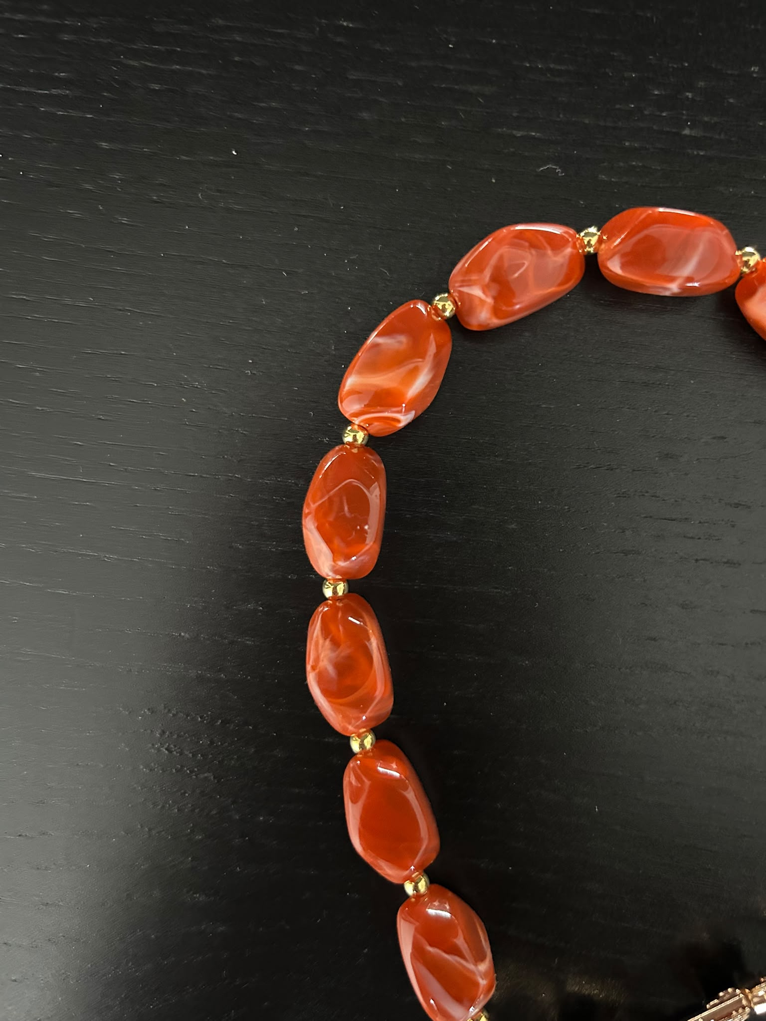 Beaded Phone Charm - Rood & Goud