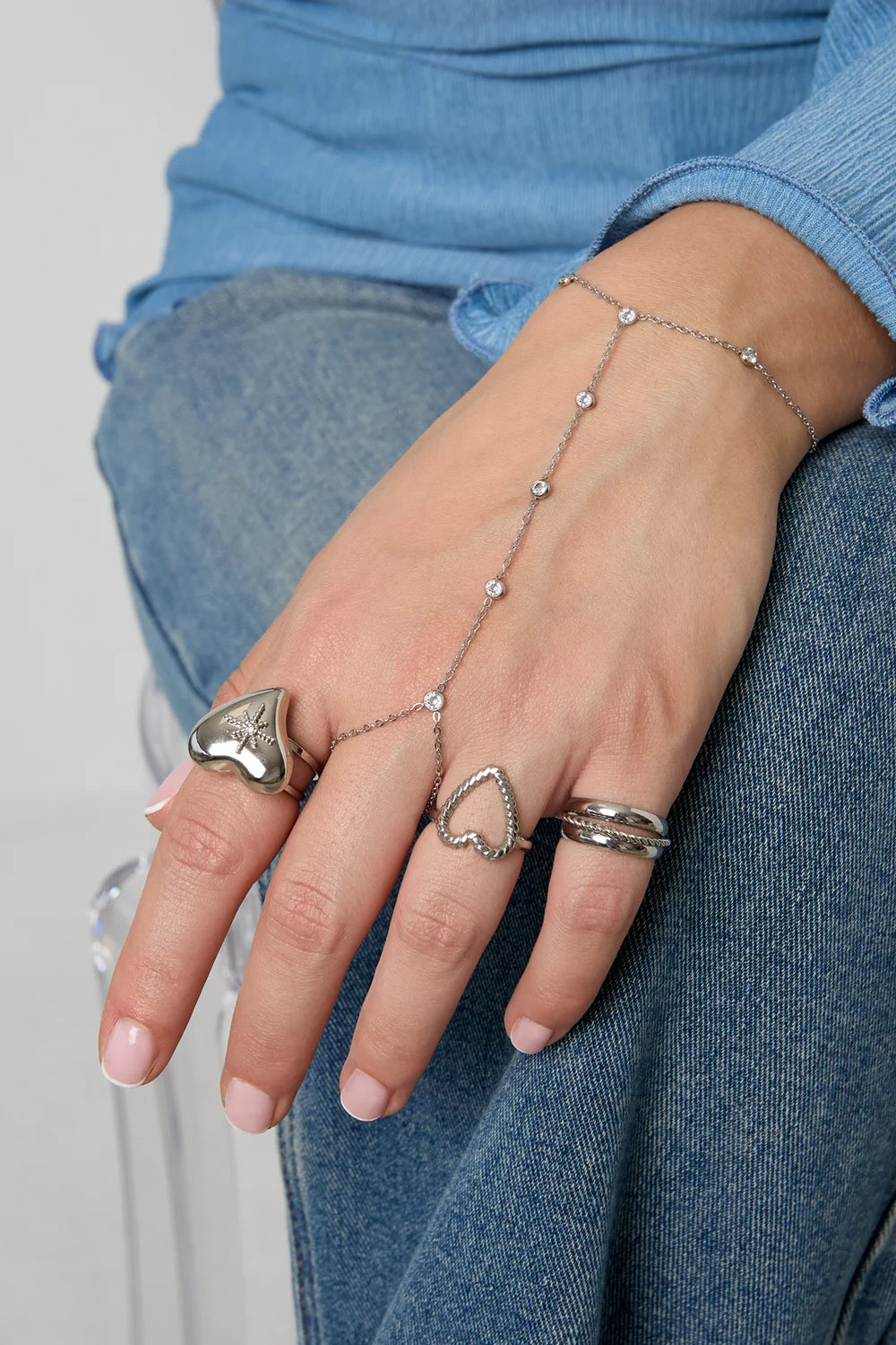 Hand chain met steentjes